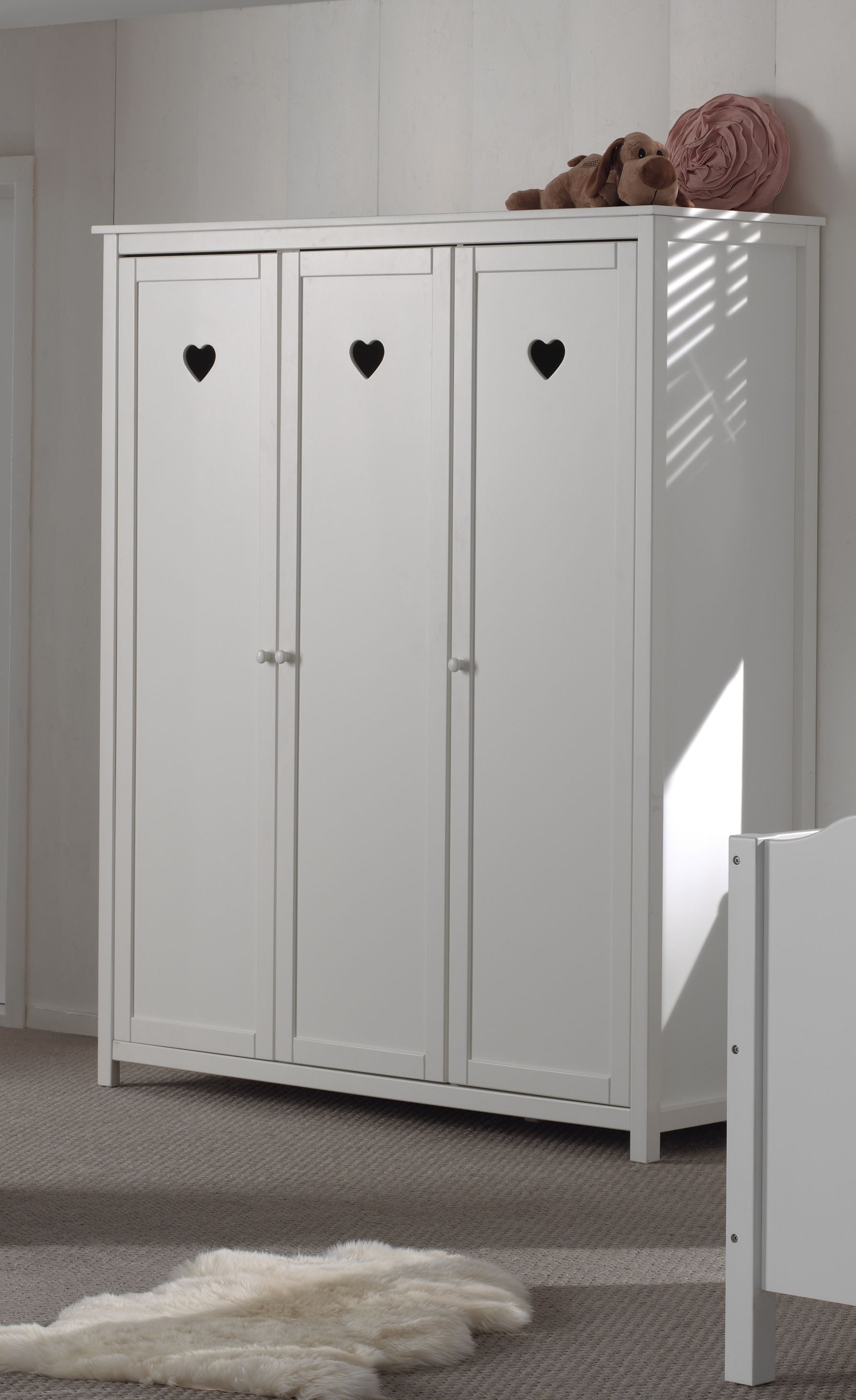 Vipack Amori Love Heart Single Day Bed, Trundle, Bedside Drawers, 3 Door Wardrobe & Desk - White