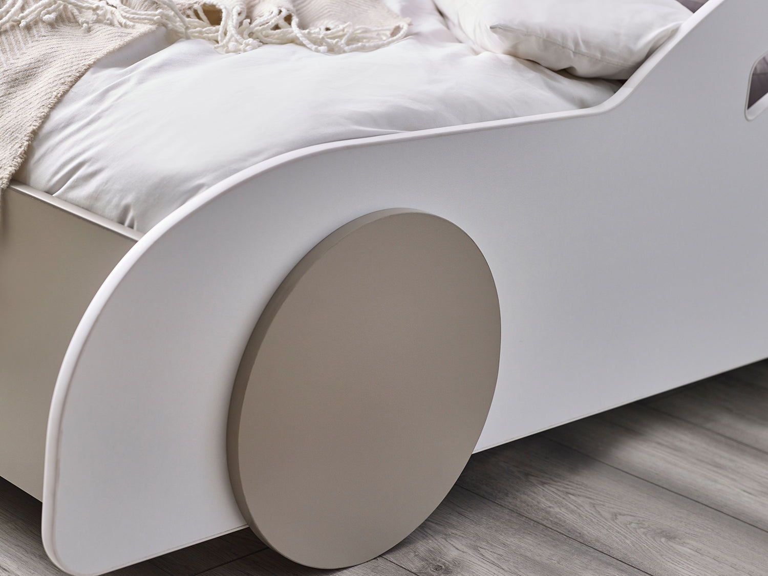 Julian Bowen Atlantis Car Bed - White
