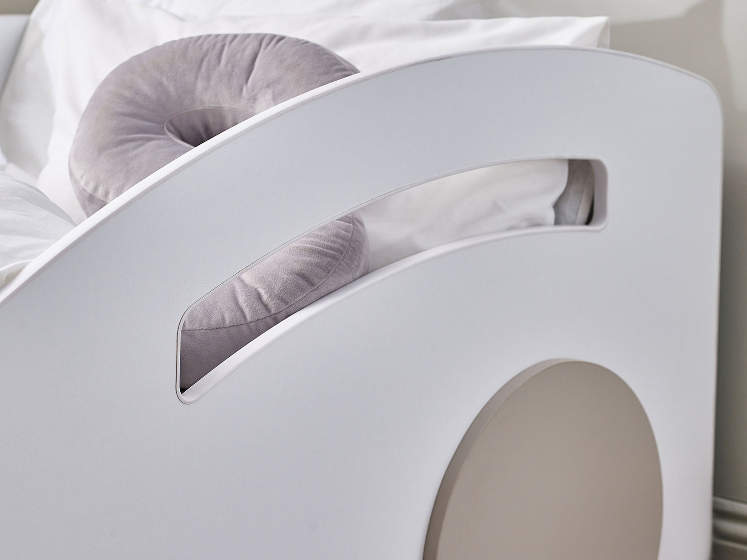 Julian Bowen Atlantis Car Bed - White