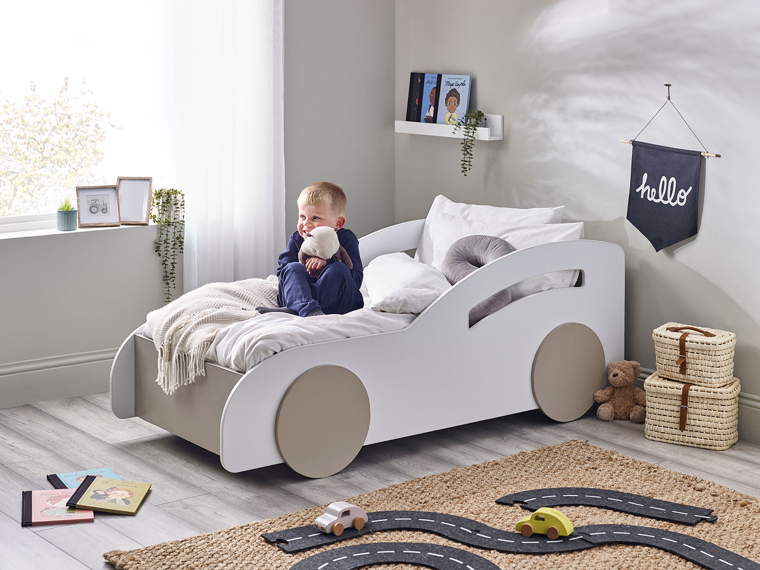 Julian Bowen Atlantis Car Bed - White