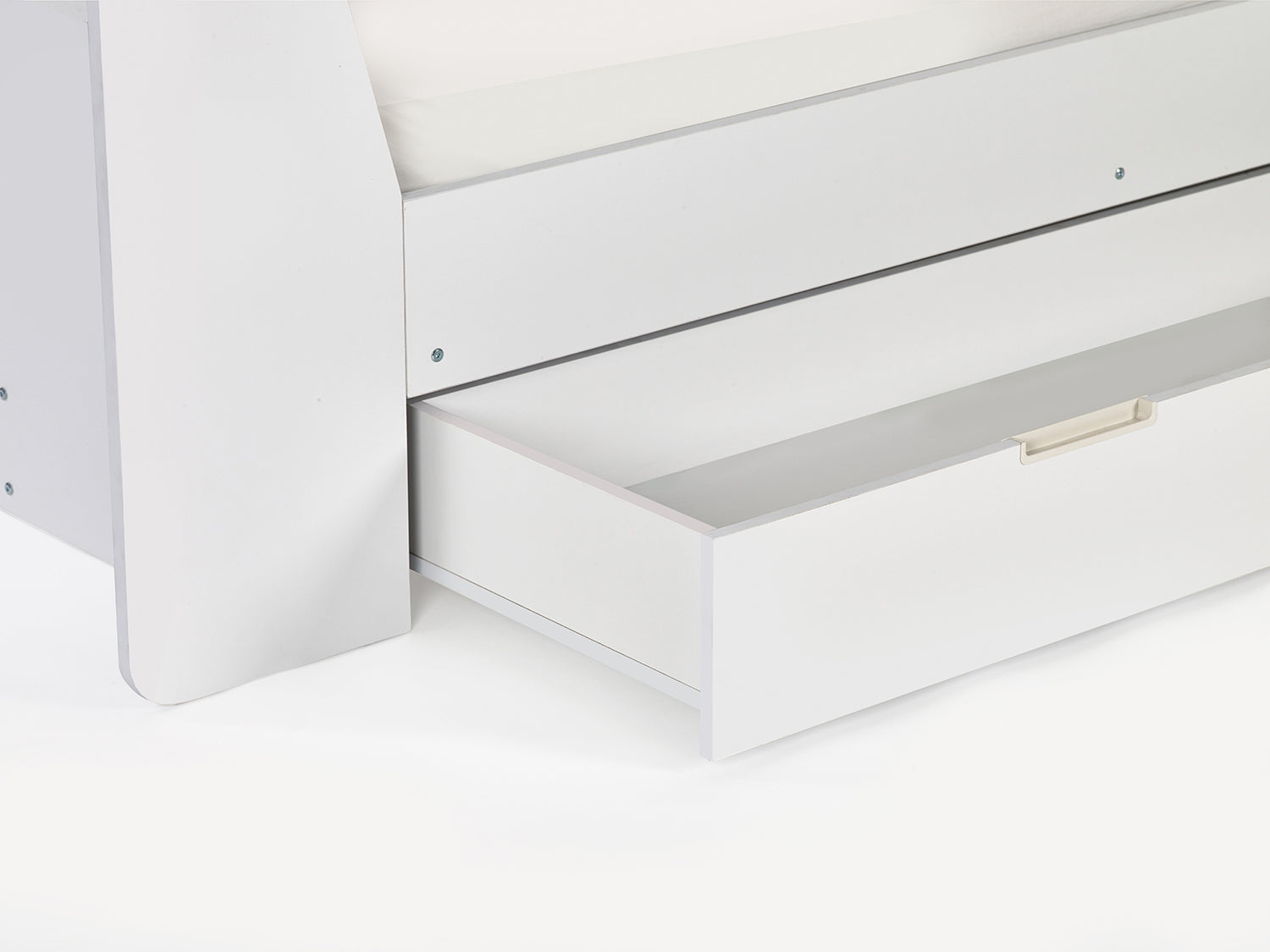 Julian Bowen Cyclone Daybed - White