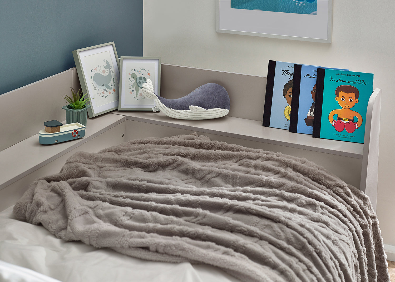 Julian Bowen Cyclone Daybed - Taupe